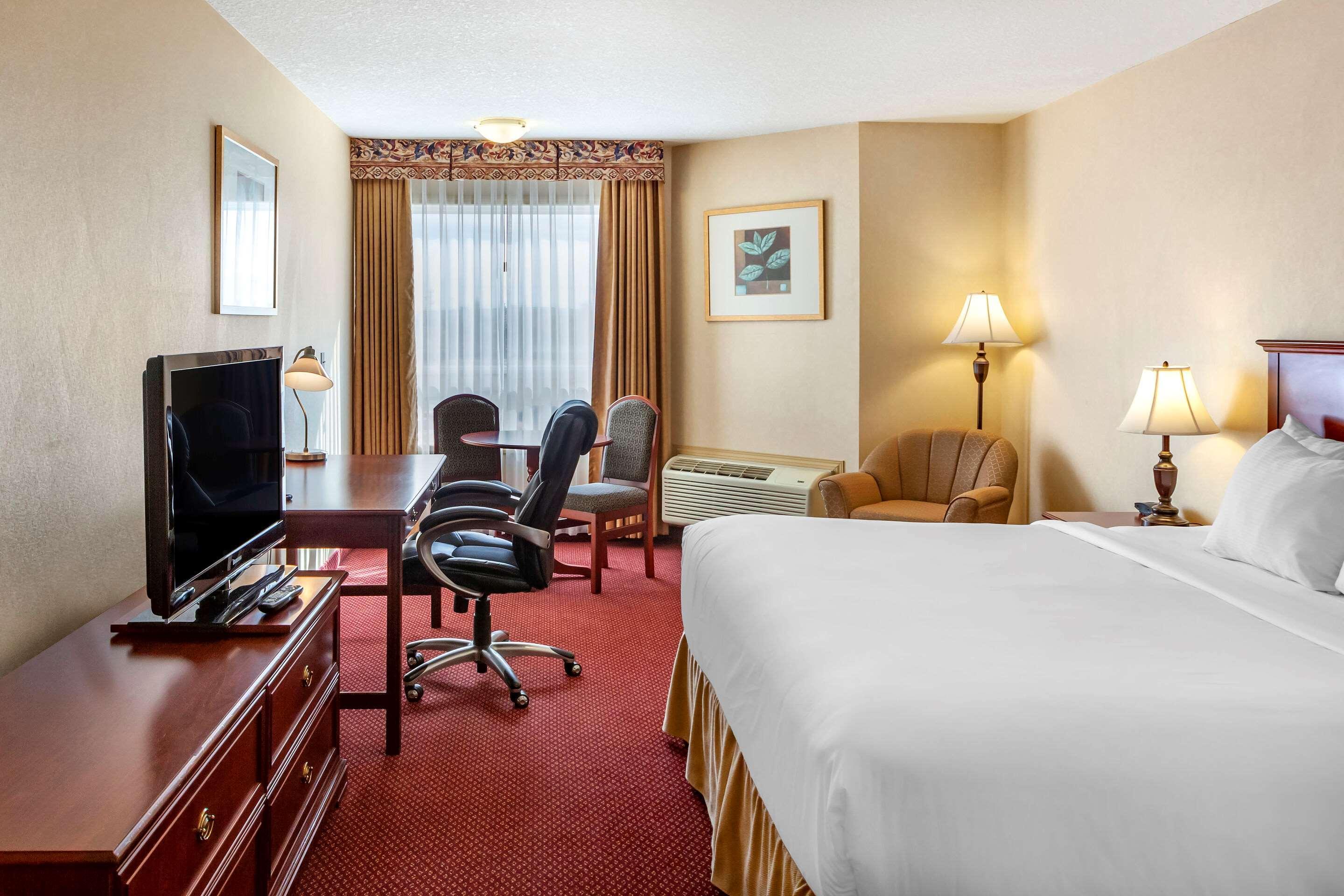 Quality Inn & Suites Edmonton International Airport Leduc Esterno foto