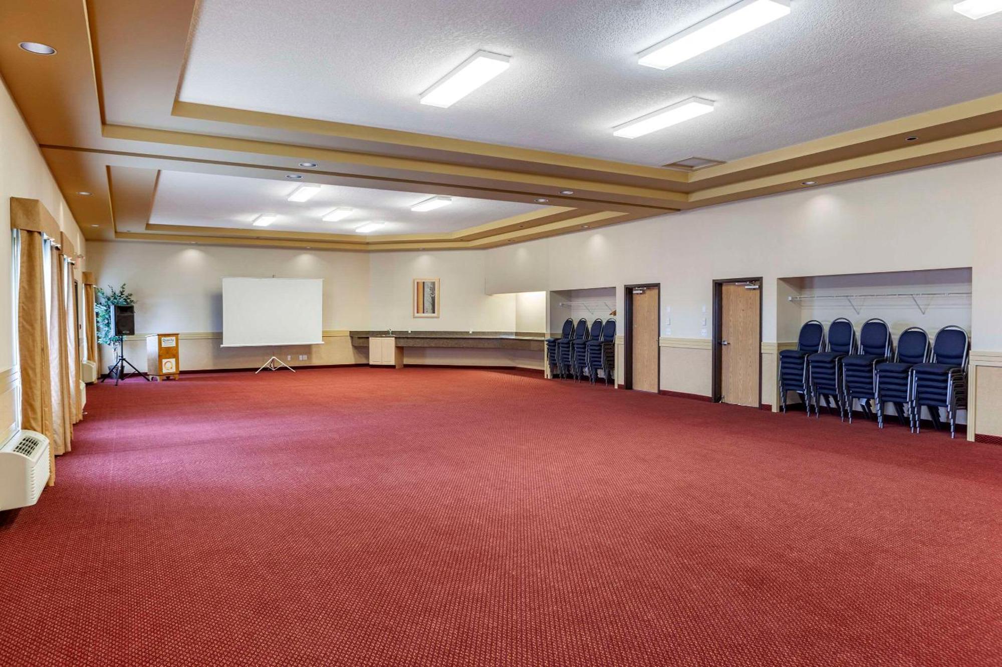 Quality Inn & Suites Edmonton International Airport Leduc Esterno foto