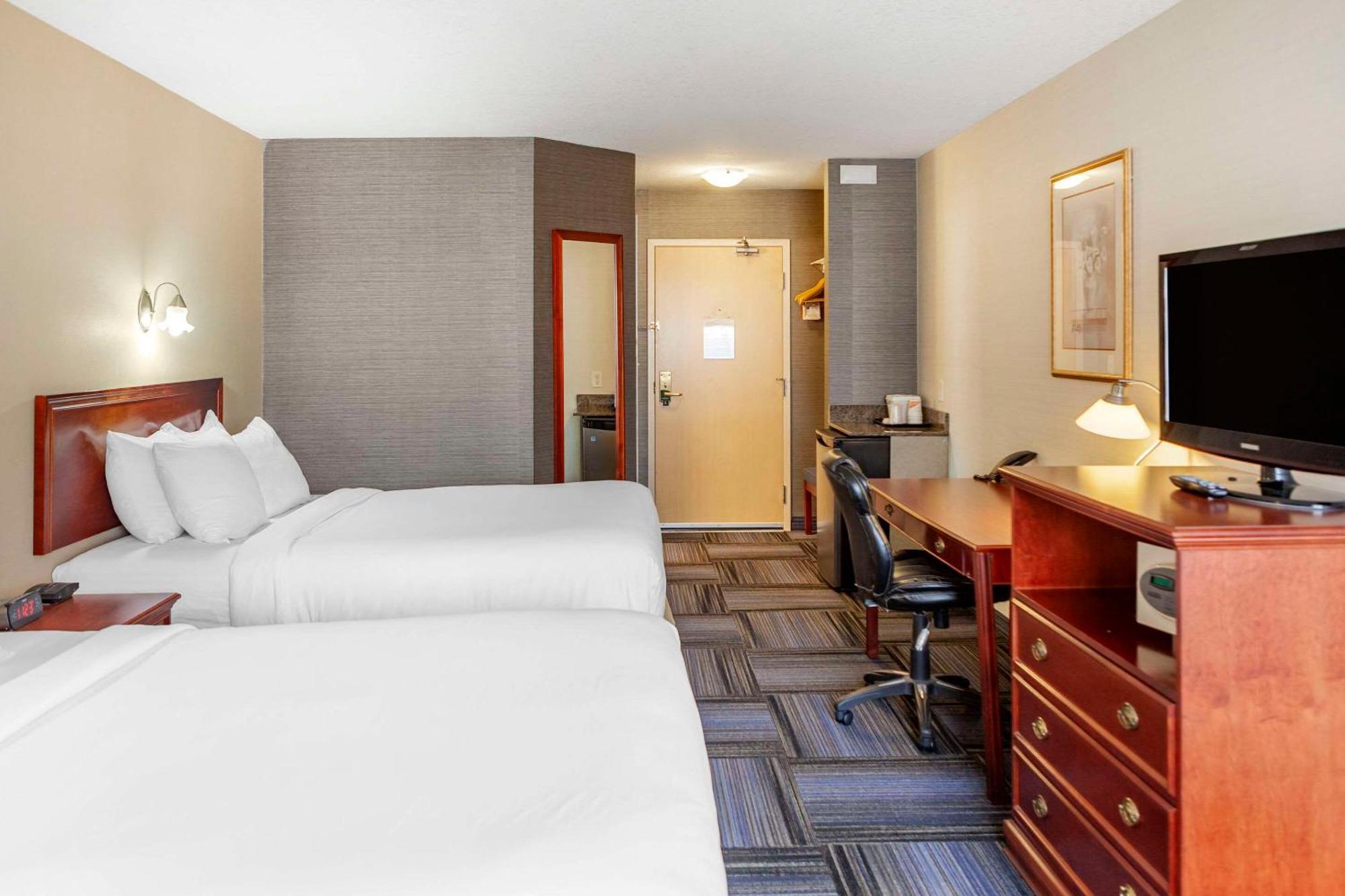 Quality Inn & Suites Edmonton International Airport Leduc Esterno foto
