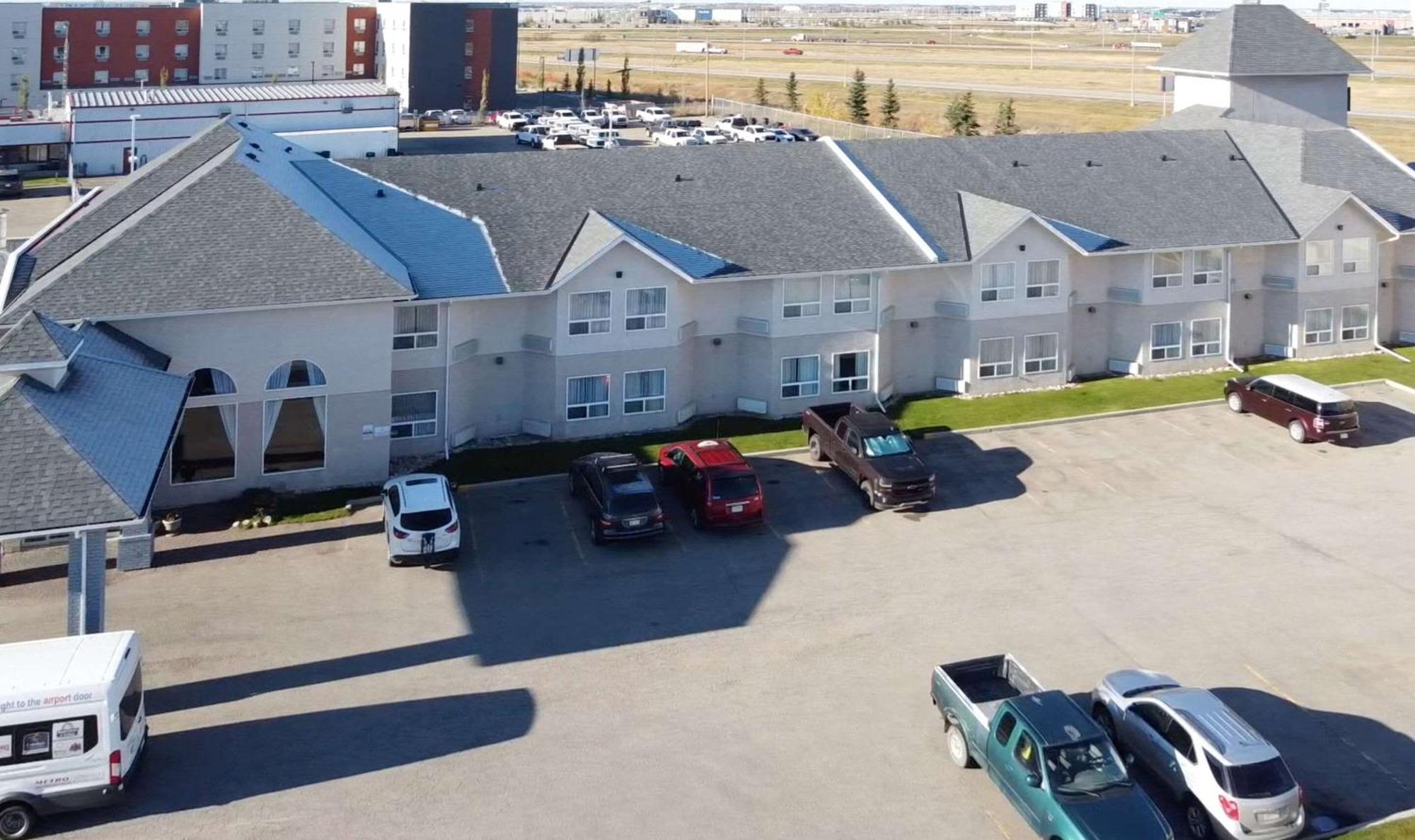 Quality Inn & Suites Edmonton International Airport Leduc Esterno foto