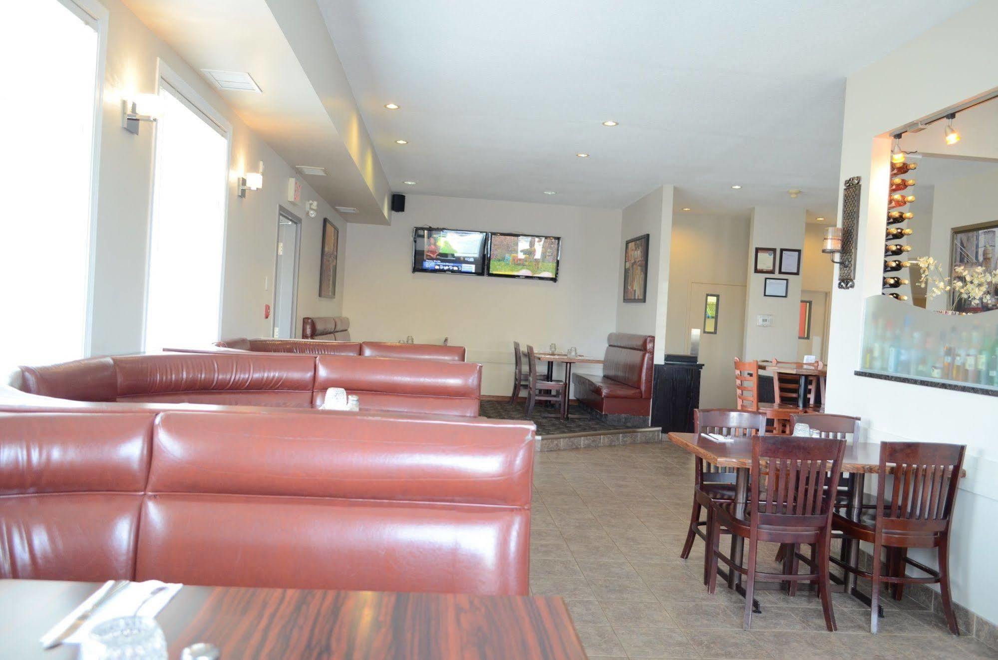 Quality Inn & Suites Edmonton International Airport Leduc Esterno foto