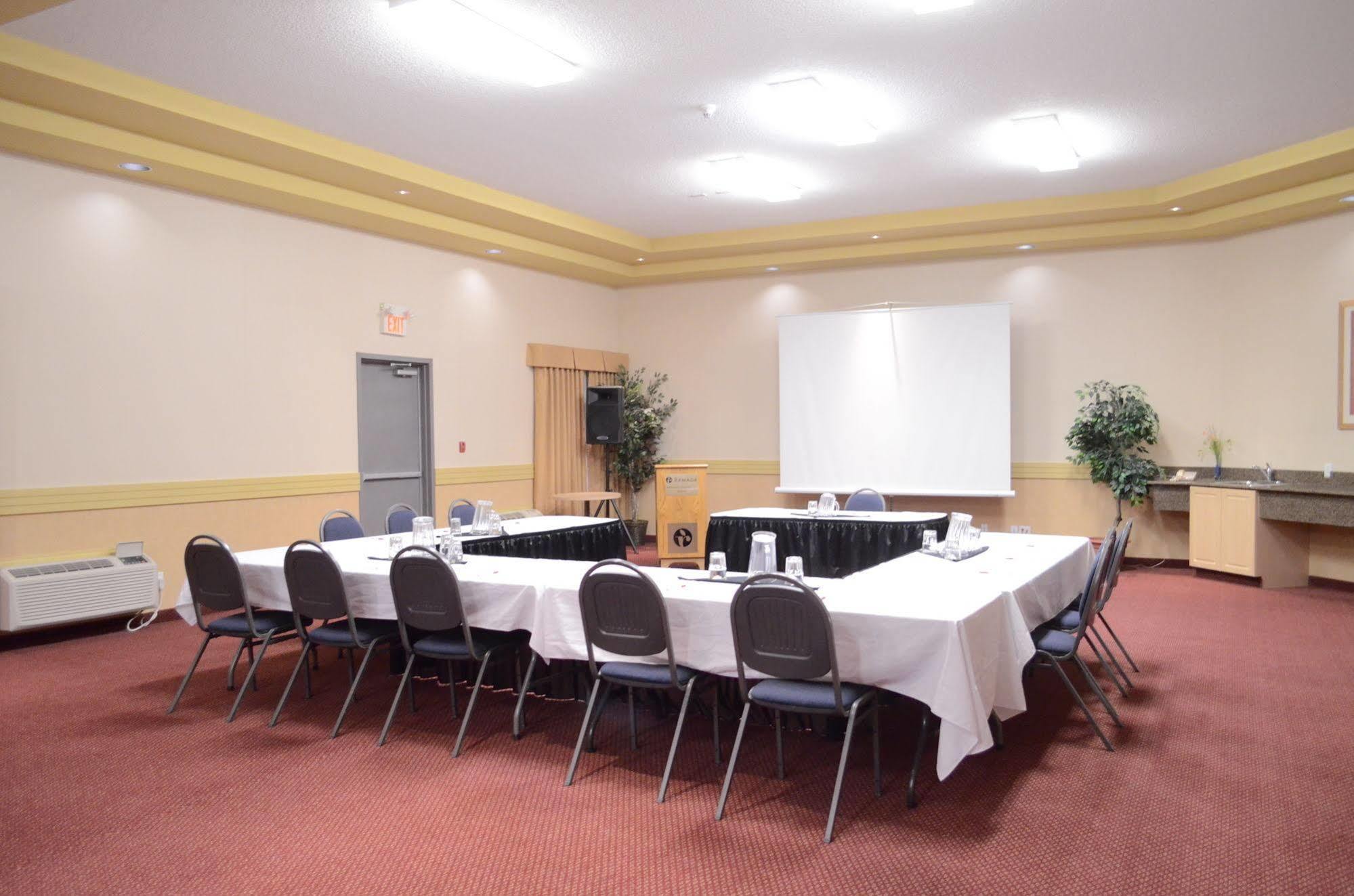 Quality Inn & Suites Edmonton International Airport Leduc Esterno foto